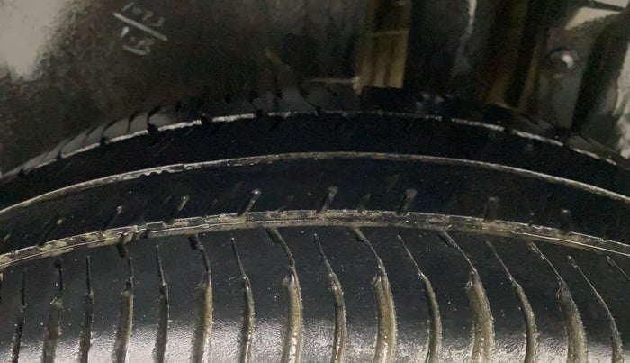 2015 Maruti Swift LXI, Petrol, Manual, 49,628 km, Left Rear Tyre Tread