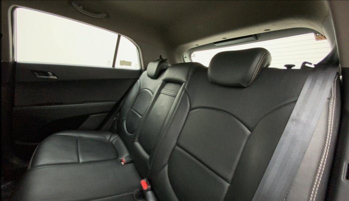2016 Hyundai Creta SX PLUS 1.6 PETROL, Petrol, Manual, 61,936 km, Right Side Rear Door Cabin