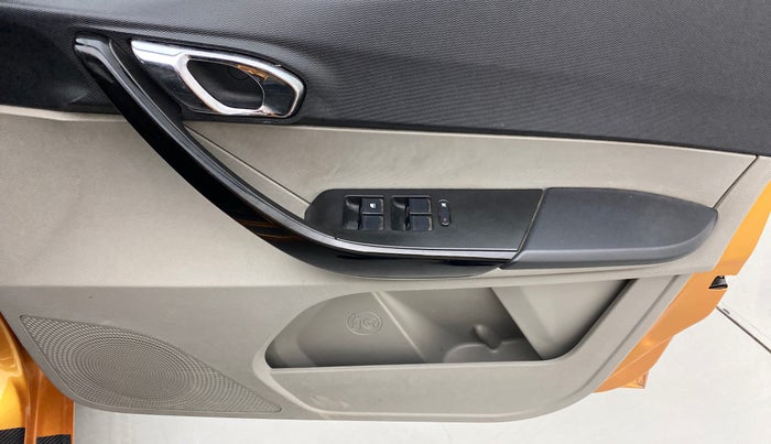 2018 Tata Tiago XZ PETROL, Petrol, Manual, 33,433 km, Driver Side Door Panels Control