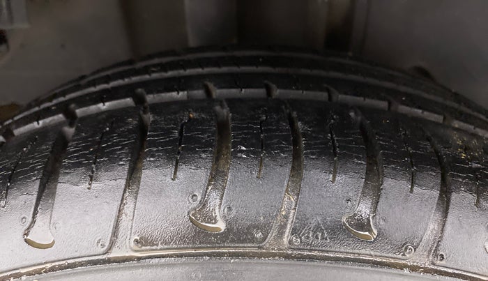 2018 Tata Tiago XZ PETROL, Petrol, Manual, 33,433 km, Right Rear Tyre Tread