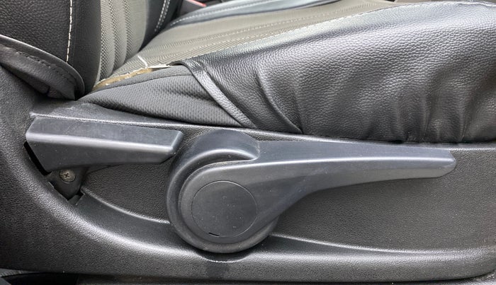 2018 Tata Tiago XZ PETROL, Petrol, Manual, 33,433 km, Driver Side Adjustment Panel