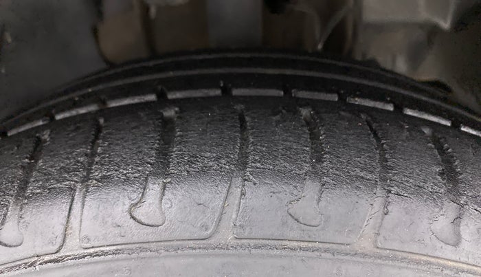 2018 Tata Tiago XZ PETROL, Petrol, Manual, 33,433 km, Right Front Tyre Tread