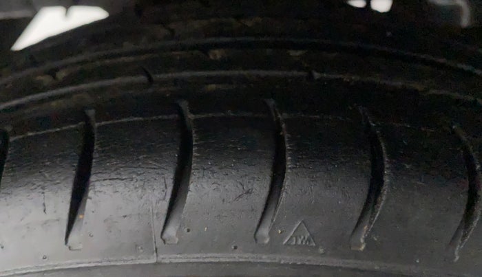 2016 Hyundai Eon ERA +, Petrol, Manual, 99,837 km, Right Rear Tyre Tread