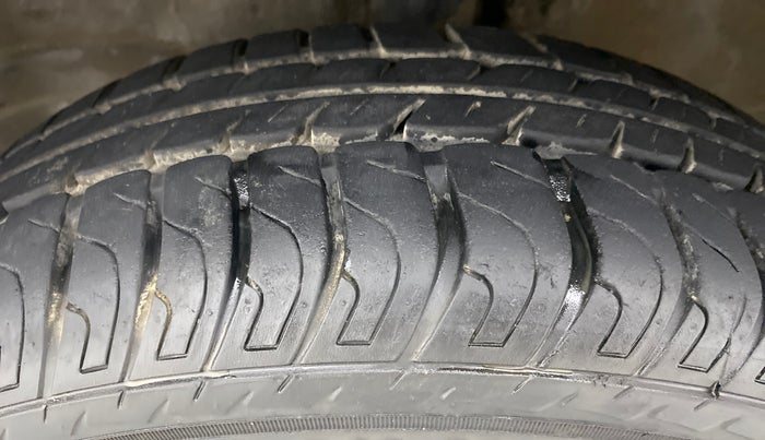 2017 Maruti Wagon R 1.0 VXI, Petrol, Manual, 40,990 km, Left Front Tyre Tread