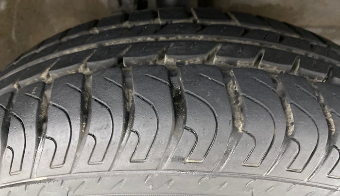 2017 Maruti Wagon R 1.0 VXI, Petrol, Manual, 40,990 km, Right Front Tyre Tread