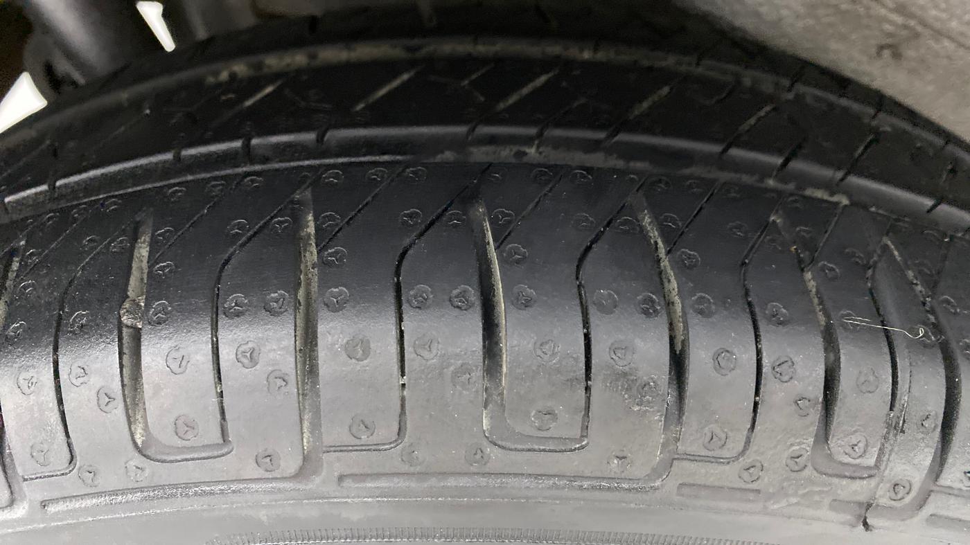2017 Maruti Wagon R 1.0 VXI, Petrol, Manual, 40,990 km, Right Rear Tyre Tread