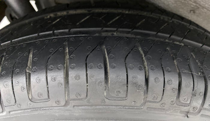 2017 Maruti Wagon R 1.0 VXI, Petrol, Manual, 40,990 km, Right Rear Tyre Tread