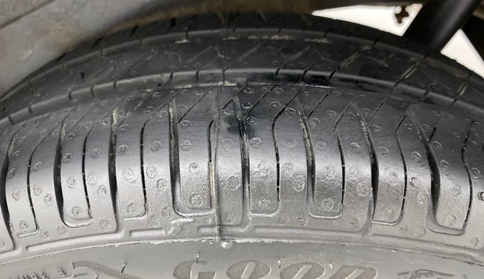 2017 Maruti Wagon R 1.0 VXI, Petrol, Manual, 40,990 km, Left Rear Tyre Tread