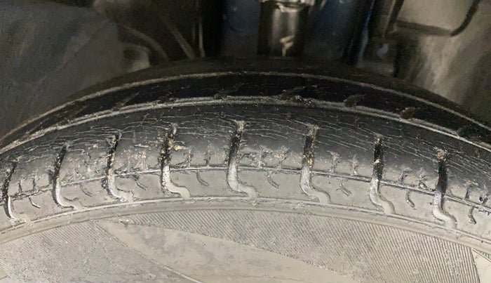 2017 Renault Kwid CLIMBER 1.0, Petrol, Manual, 48,587 km, Right Front Tyre Tread