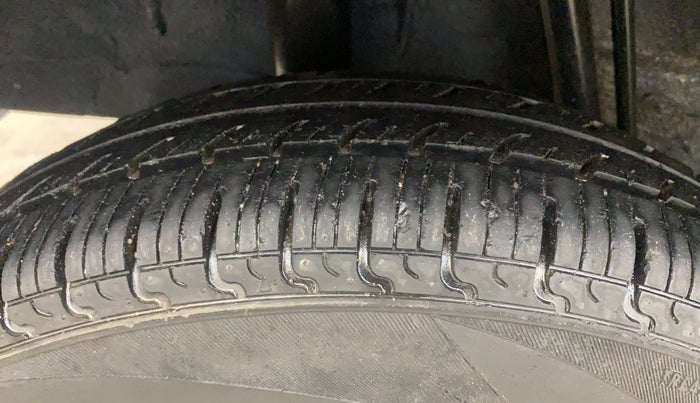 2017 Renault Kwid CLIMBER 1.0, Petrol, Manual, 48,587 km, Right Rear Tyre Tread