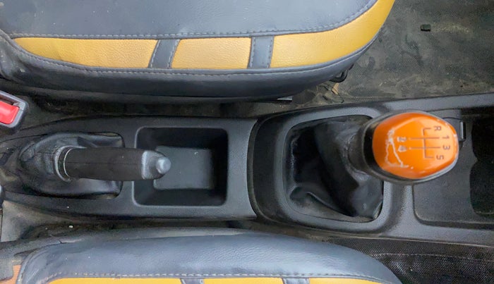 2017 Renault Kwid CLIMBER 1.0, Petrol, Manual, 48,587 km, Gear Lever