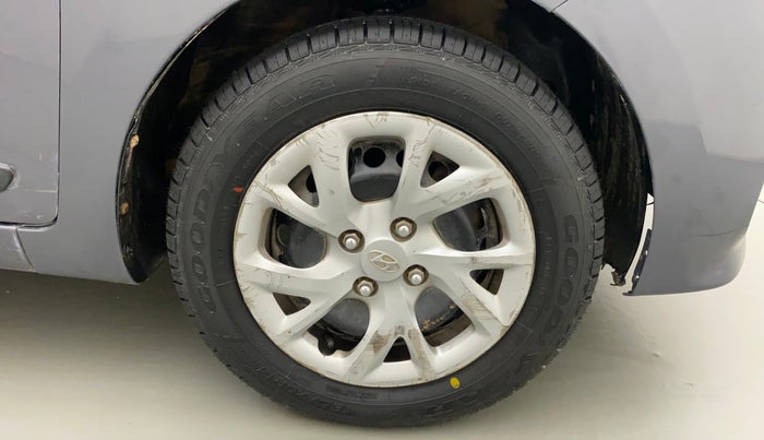 2017 Hyundai Grand i10 MAGNA 1.2 KAPPA VTVT, CNG, Manual, 73,491 km, Right Front Wheel