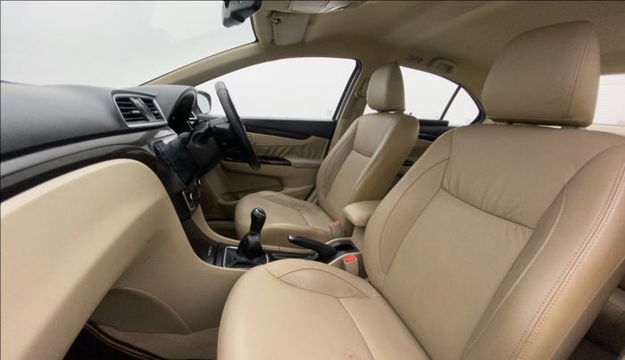 2016 Maruti Ciaz ZXI+, Petrol, Manual, 80,506 km, Right Side Front Door Cabin