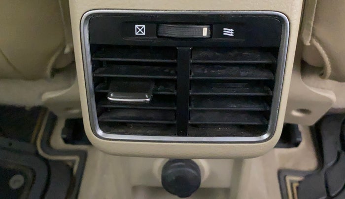 2016 Maruti Ciaz ZXI+, Petrol, Manual, 80,506 km, Rear AC Vents