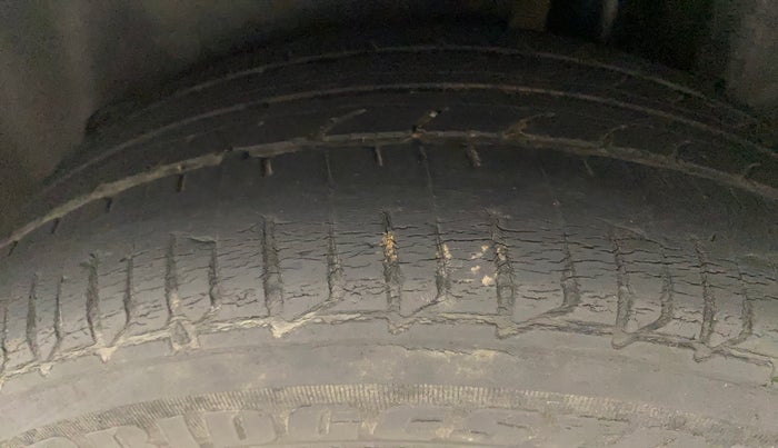 2016 Maruti Ciaz ZXI+, Petrol, Manual, 80,506 km, Left Rear Tyre Tread