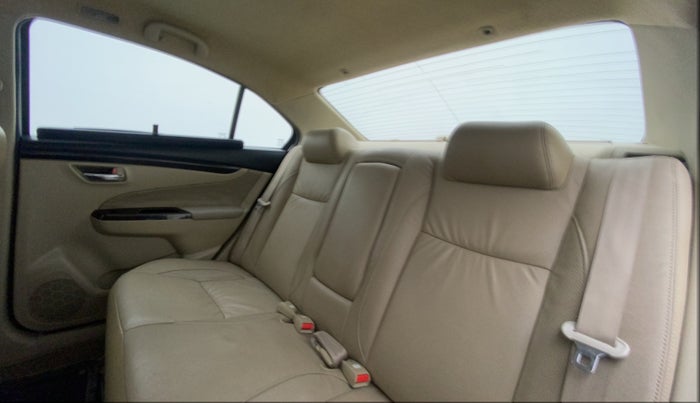 2016 Maruti Ciaz ZXI+, Petrol, Manual, 80,506 km, Right Side Rear Door Cabin
