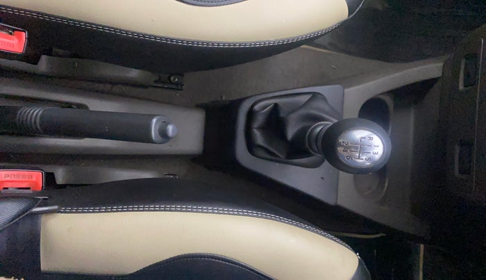 2015 Renault Lodgy 110 PS RXL 8STR, Diesel, Manual, 53,119 km, Gear Lever