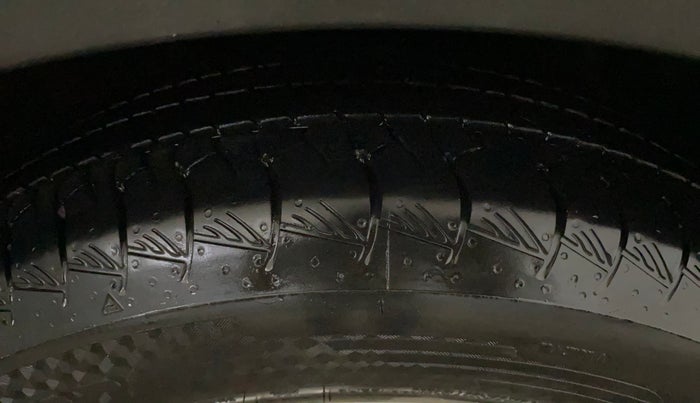 2016 Hyundai Creta SX PLUS AT 1.6 PETROL, Petrol, Automatic, 67,102 km, Right Front Tyre Tread