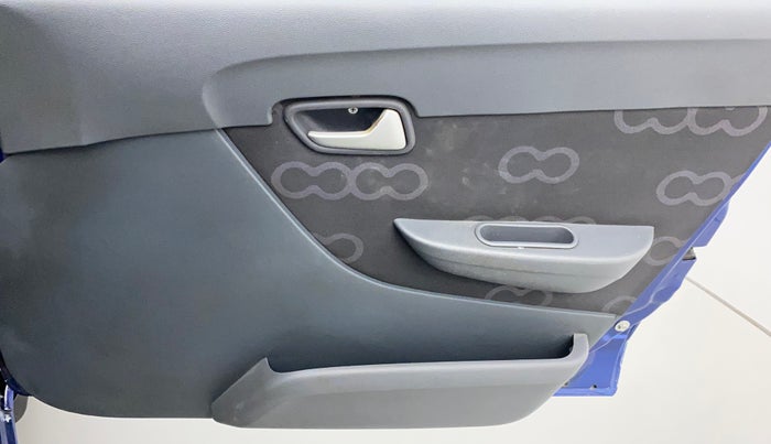 2013 Maruti Alto 800 LXI, Petrol, Manual, 9,008 km, Driver Side Door Panels Control