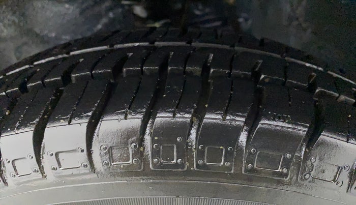 2013 Maruti Alto 800 LXI, Petrol, Manual, 9,008 km, Left Front Tyre Tread