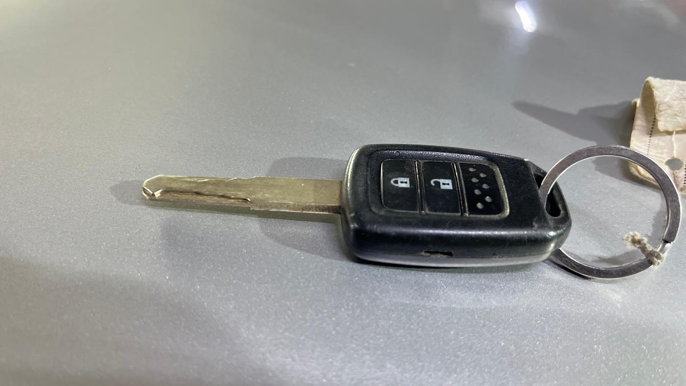 2015 Honda City 1.5L I-VTEC V MT, Petrol, Manual, 1,02,351 km, Key Close Up
