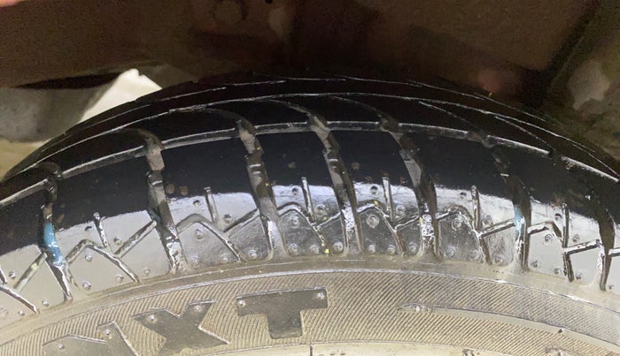 2013 Hyundai Eon MAGNA +, Petrol, Manual, 53,581 km, Left Rear Tyre Tread