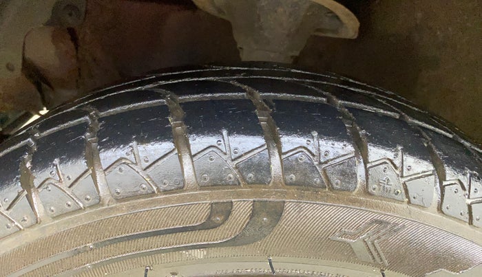 2013 Hyundai Eon MAGNA +, Petrol, Manual, 53,581 km, Left Front Tyre Tread