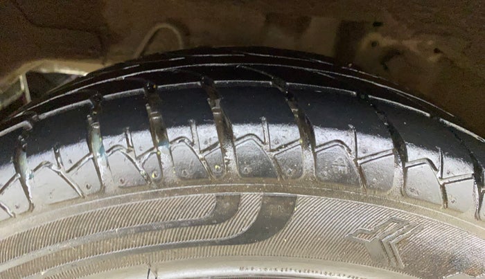 2013 Hyundai Eon MAGNA +, Petrol, Manual, 53,581 km, Right Rear Tyre Tread