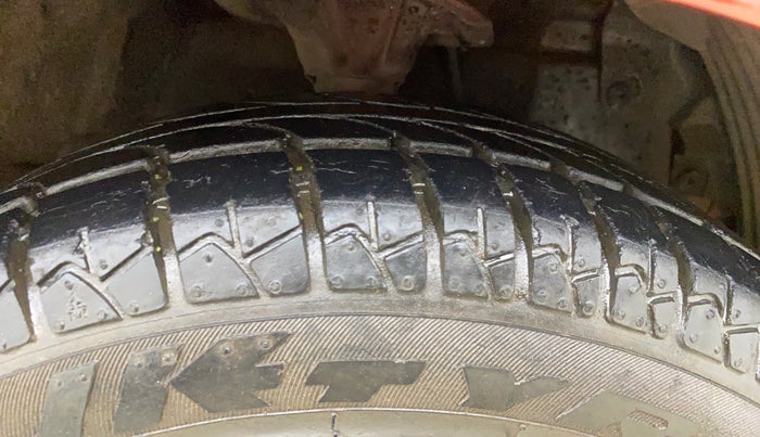 2013 Hyundai Eon MAGNA +, Petrol, Manual, 53,581 km, Right Front Tyre Tread