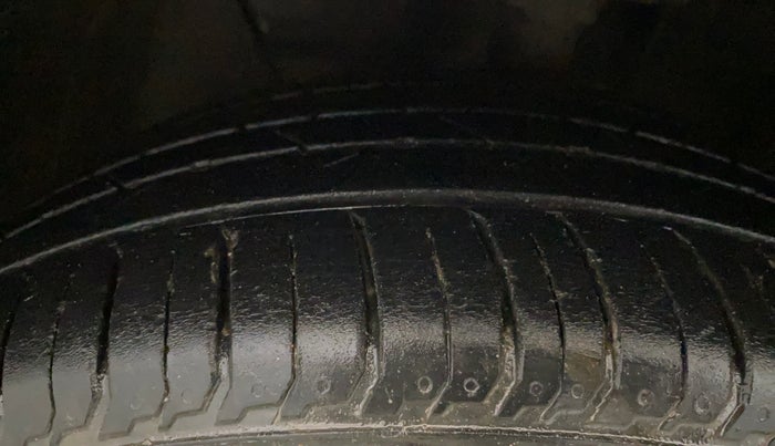 2023 Hyundai NEW I20 ASTA 1.2 MT, Petrol, Manual, 22,411 km, Left Front Tyre Tread