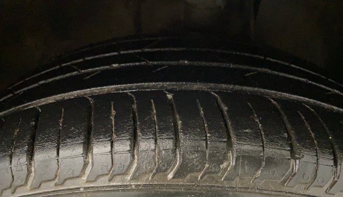 2023 Hyundai NEW I20 ASTA 1.2 MT, Petrol, Manual, 22,411 km, Right Front Tyre Tread
