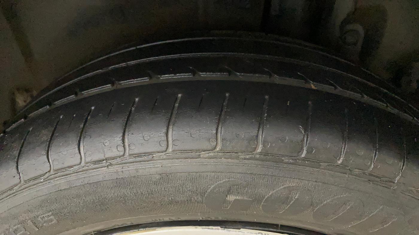 2017 Maruti Ertiga VXI, Petrol, Manual, 74,785 km, Left Rear Tyre Tread