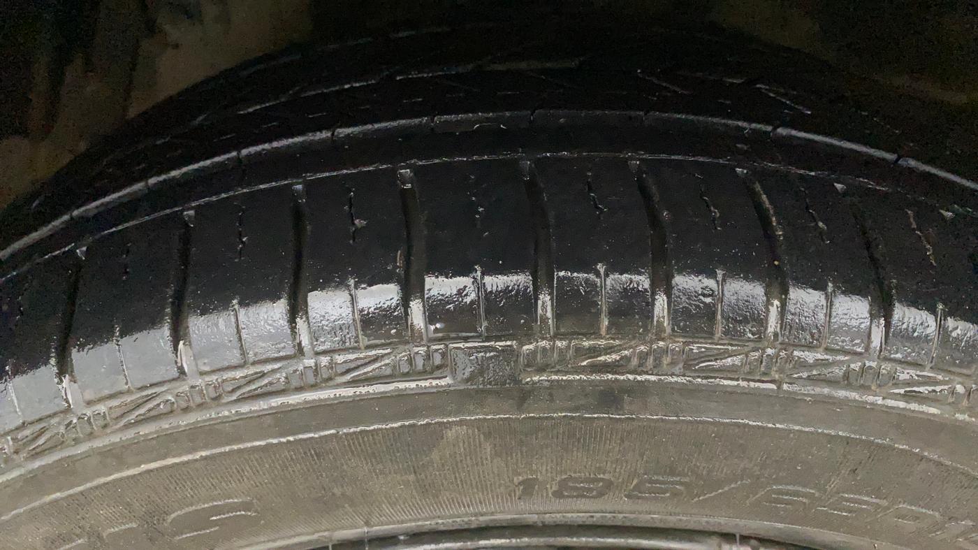 2017 Maruti Ertiga VXI, Petrol, Manual, 74,785 km, Left Front Tyre Tread