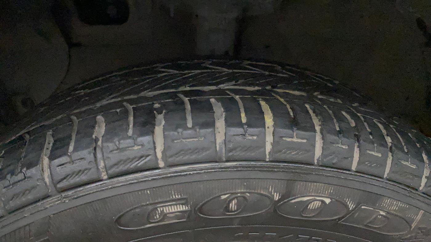 2019 Hyundai GRAND I10 NIOS SPORTZ AMT 1.2 KAPPA VTVT, Petrol, Automatic, 1,13,318 km, Left Front Tyre Tread