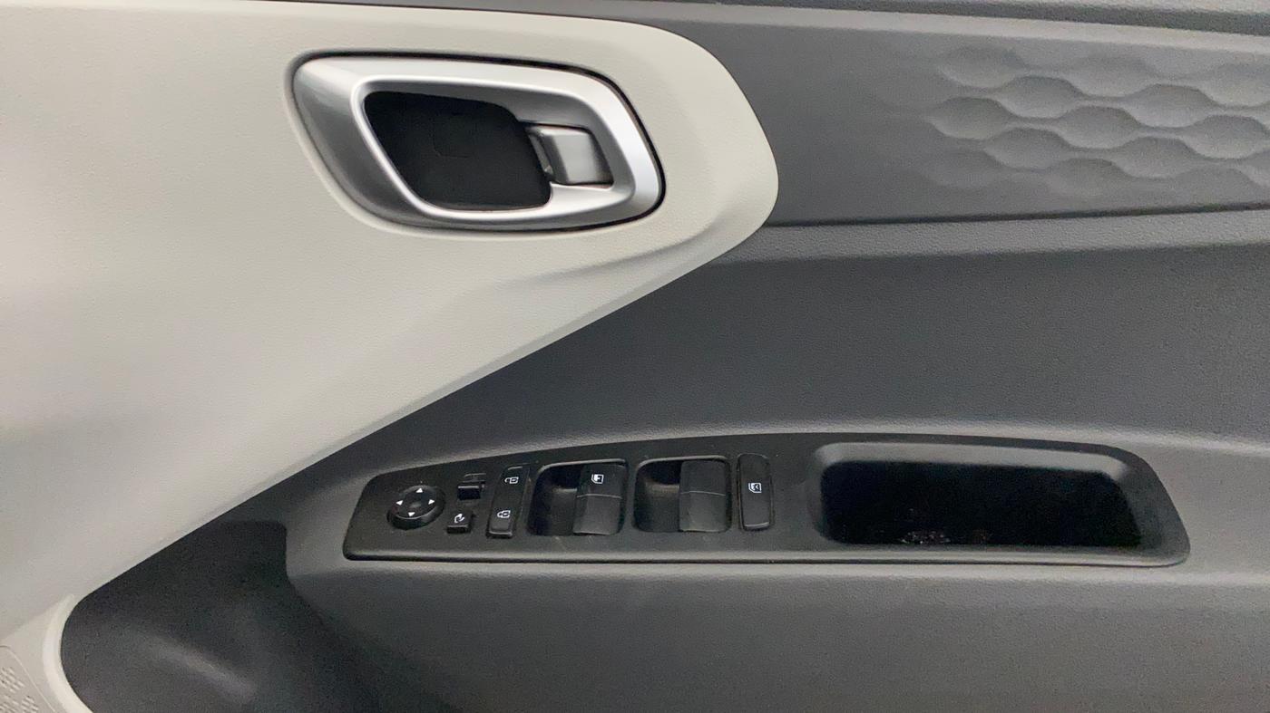 2019 Hyundai GRAND I10 NIOS SPORTZ AMT 1.2 KAPPA VTVT, Petrol, Automatic, 1,13,318 km, Driver Side Door Panels Control