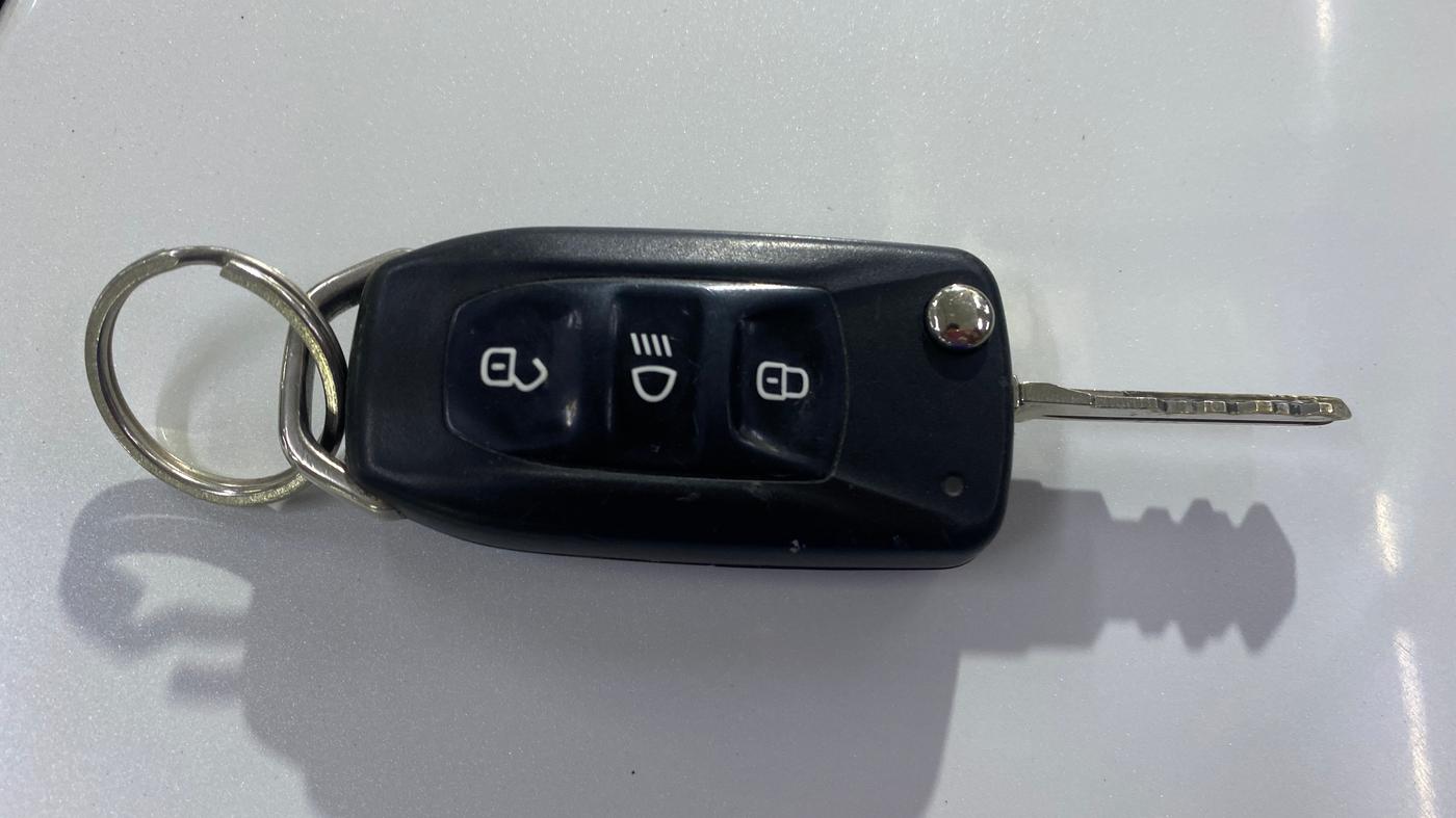 2017 Tata Tiago XT PETROL, Petrol, Manual, 30,765 km, Key Close Up