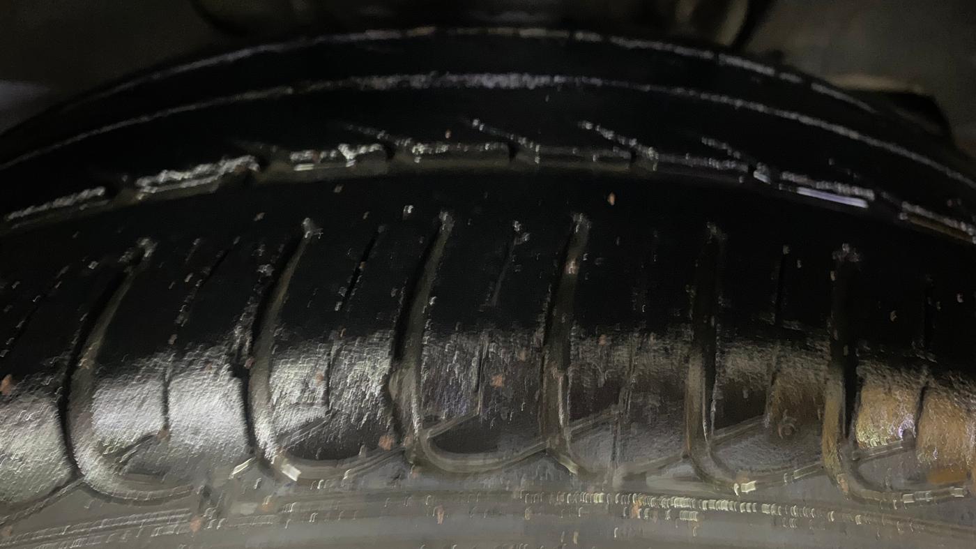 2017 Tata Tiago XT PETROL, Petrol, Manual, 30,765 km, Right Front Tyre Tread