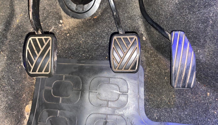 2017 Maruti Wagon R 1.0 LXI CNG, CNG, Manual, 50,765 km, Pedals