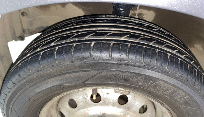 2017 Maruti Wagon R 1.0 LXI CNG, CNG, Manual, 50,765 km, Left Front Tyre Tread