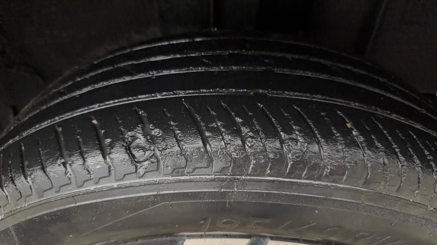 2023 Renault Kiger RXZ TURBO CVT, Petrol, Automatic, 50,755 km, Left Rear Tyre Tread