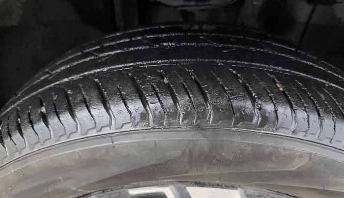 2023 Renault Kiger RXZ TURBO CVT, Petrol, Automatic, 50,755 km, Right Front Tyre Tread