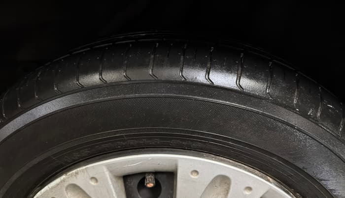 2015 Honda Amaze 1.2L I-VTEC S, Petrol, Manual, 41,191 km, Left Rear Tyre Tread