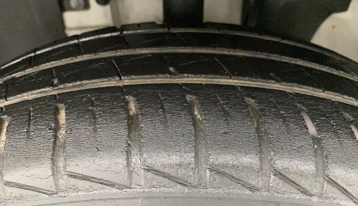 2019 Renault Kwid CLIMBER 1.0 (O), Petrol, Manual, 55,609 km, Left Front Tyre Tread