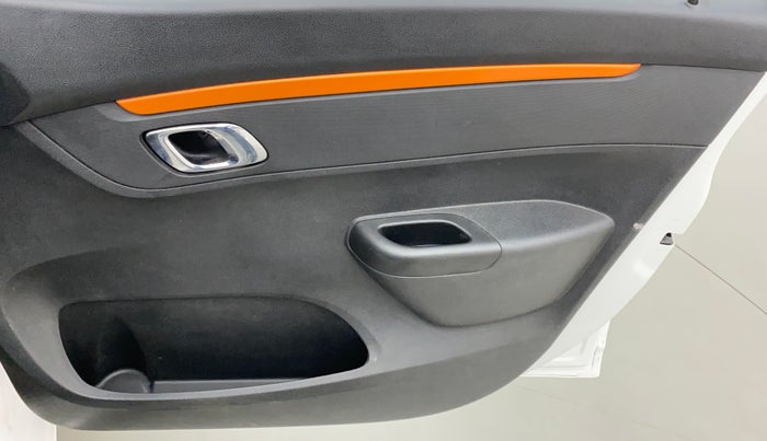2019 Renault Kwid CLIMBER 1.0 (O), Petrol, Manual, 55,609 km, Driver Side Door Panels Control