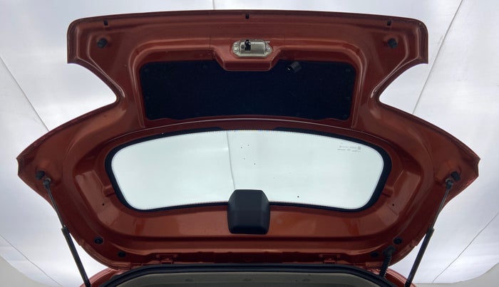2016 Mahindra Kuv100 K4+ 6 STR, Petrol, Manual, 14,747 km, Boot Door Open