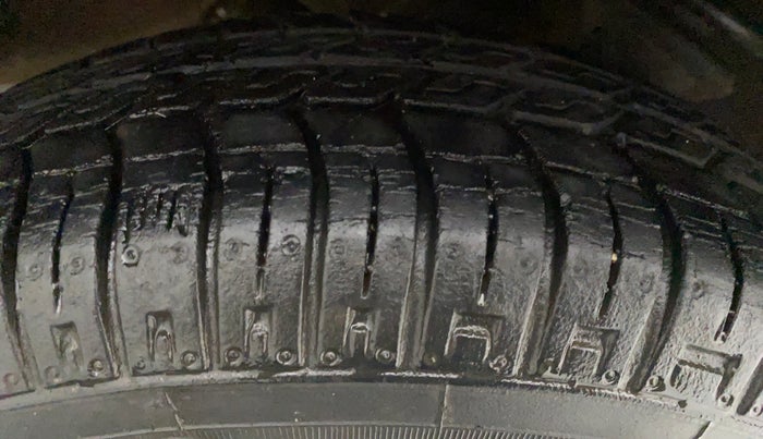 2015 Maruti Alto 800 LXI CNG, CNG, Manual, 31,729 km, Right Rear Tyre Tread