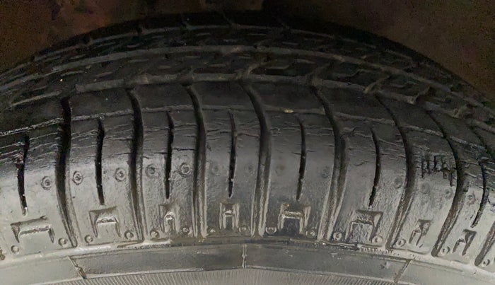 2015 Maruti Alto 800 LXI CNG, CNG, Manual, 31,729 km, Right Front Tyre Tread