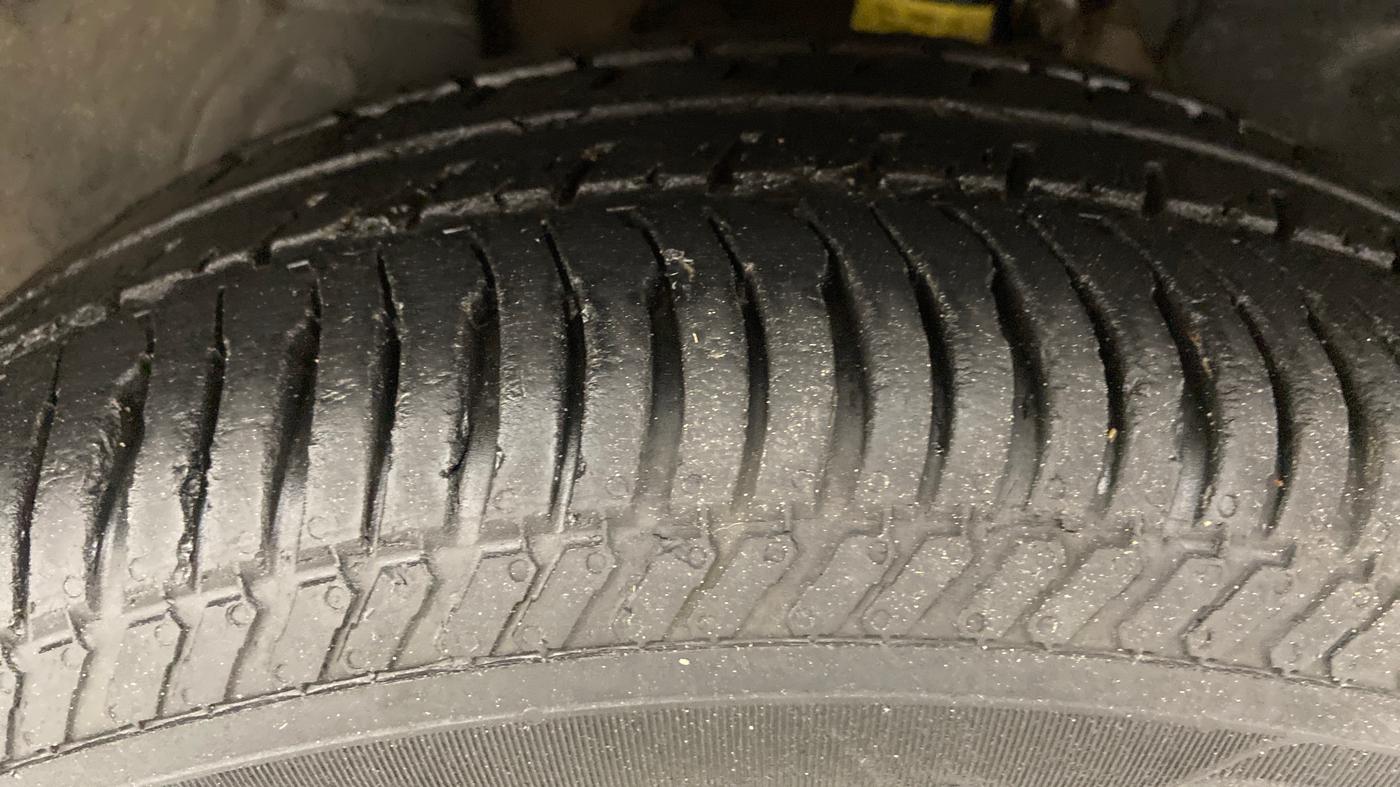 2019 Ford Ecosport 1.5 TREND TI VCT, CNG, Manual, 20,728 km, Left Front Tyre Tread