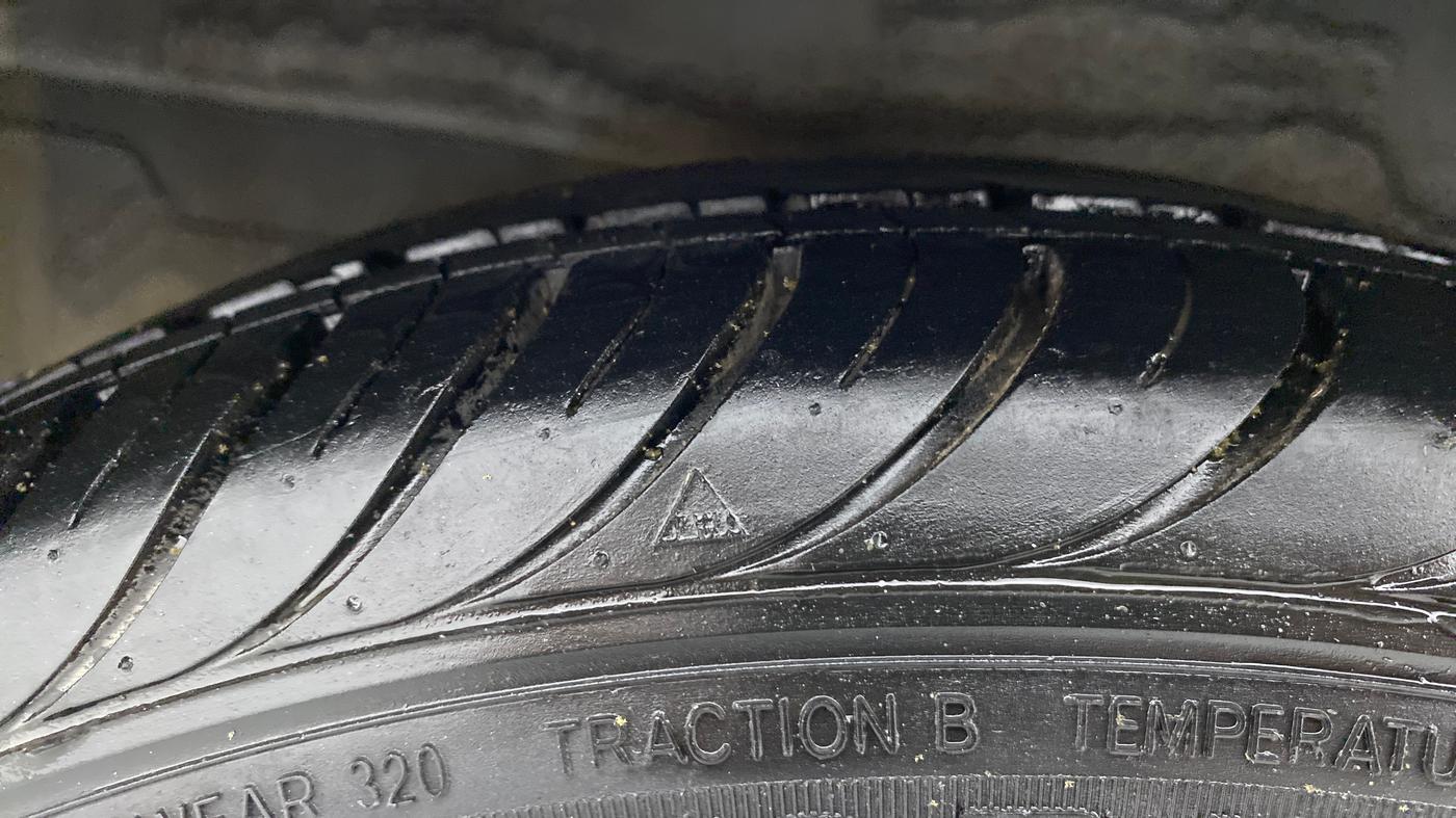 2018 Hyundai Eon ERA +, CNG, Manual, 33,366 km, Right Rear Tyre Tread