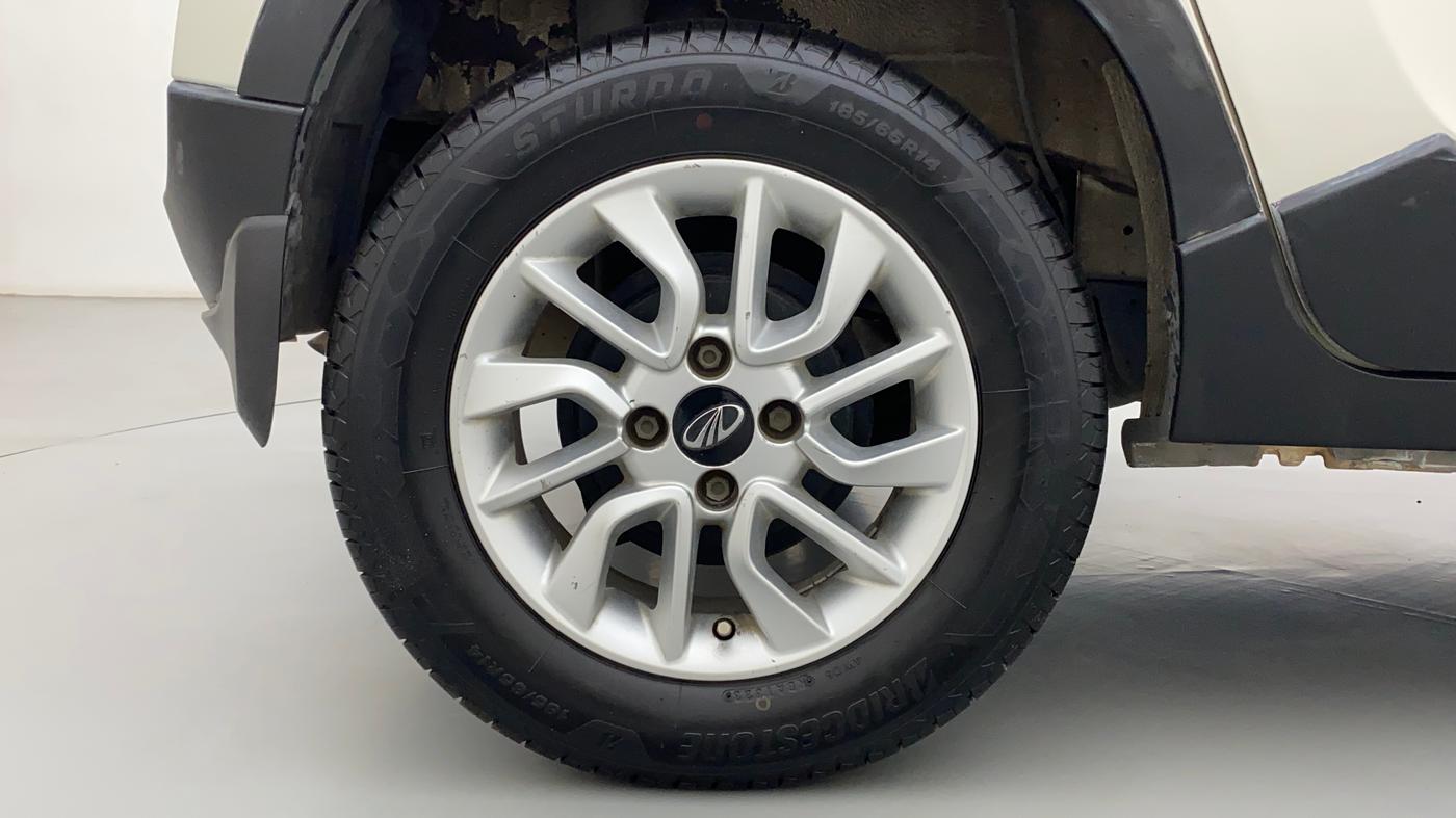 2016 Mahindra Kuv100 K8 D 6 STR, Diesel, Manual, 75,661 km, Right Rear Wheel